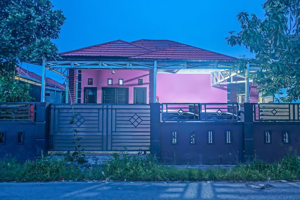 Hotel O Adam Kost SyariahNearWisata Jembatan Barito 1