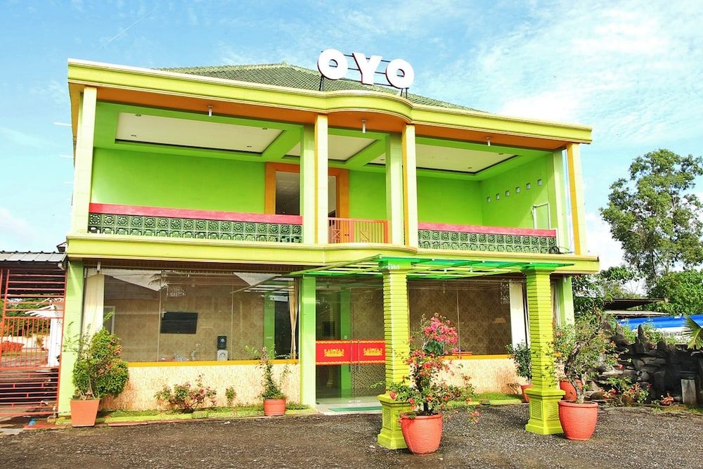 OYO 2596 Homestay Hj. Suharti 2 estrellas en Bandar Lampung