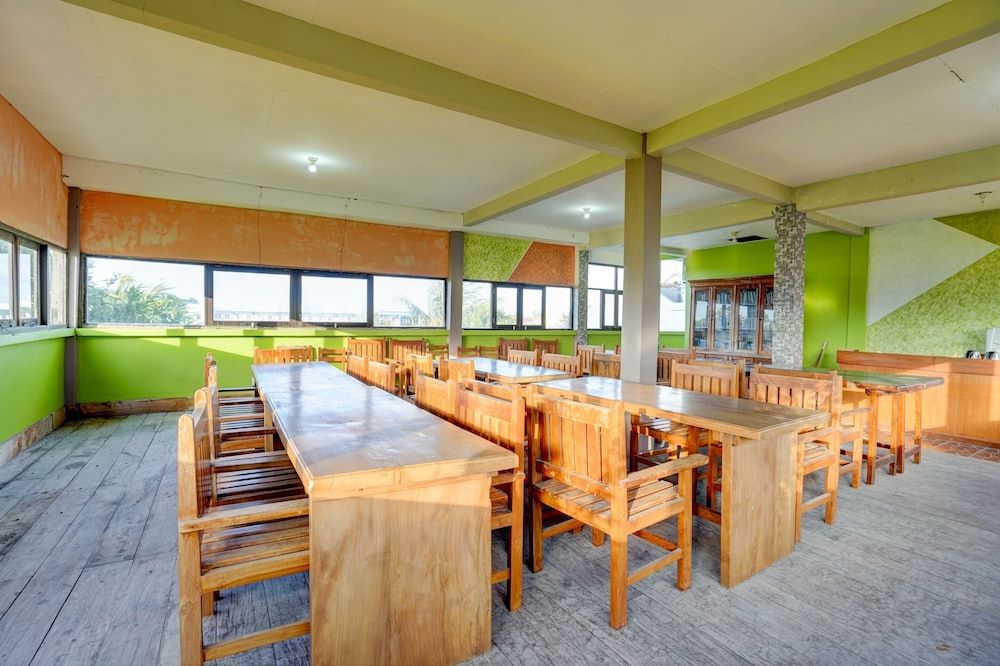 Hotel O Sahabat Syariah Near Plasa Telkom Bawean 2