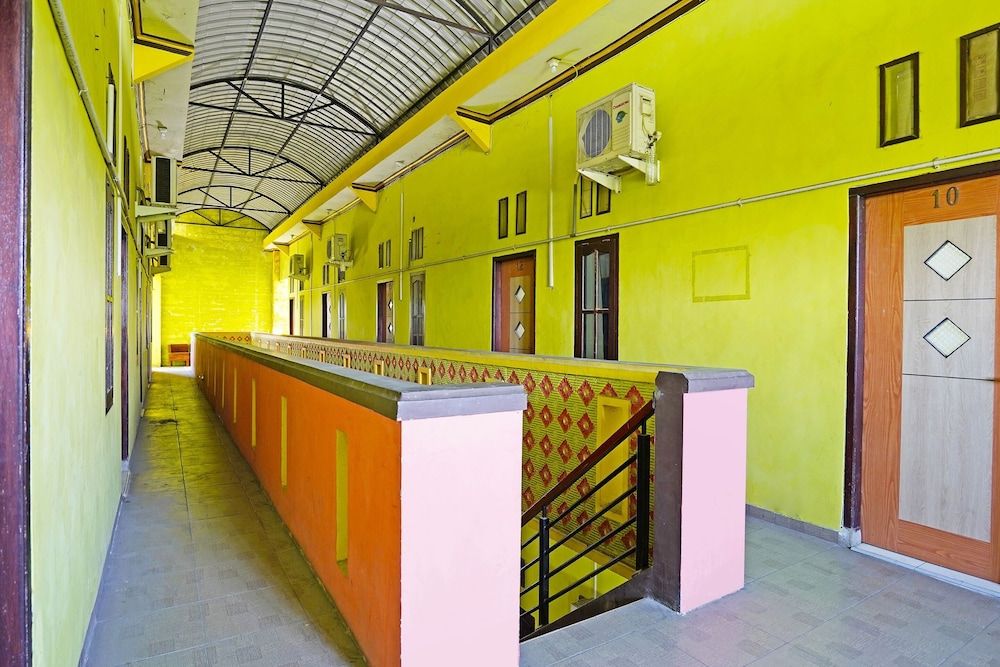 OYO 91583 D’cost Green Syariah 2