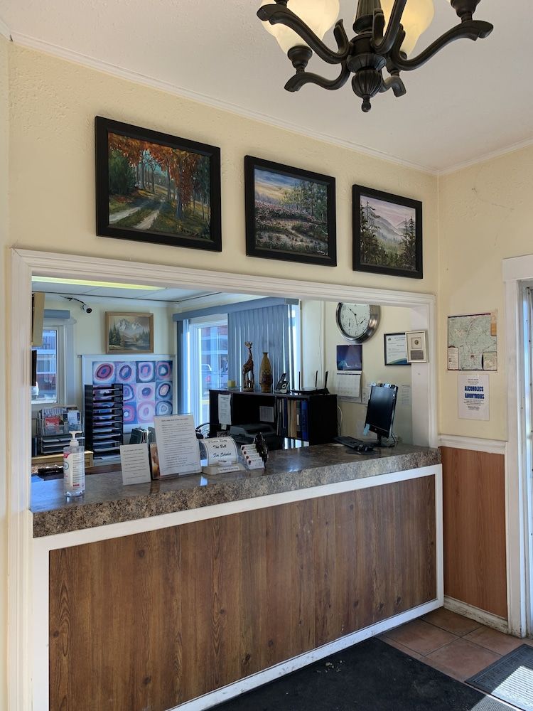 Alpine Lodge Motel 2