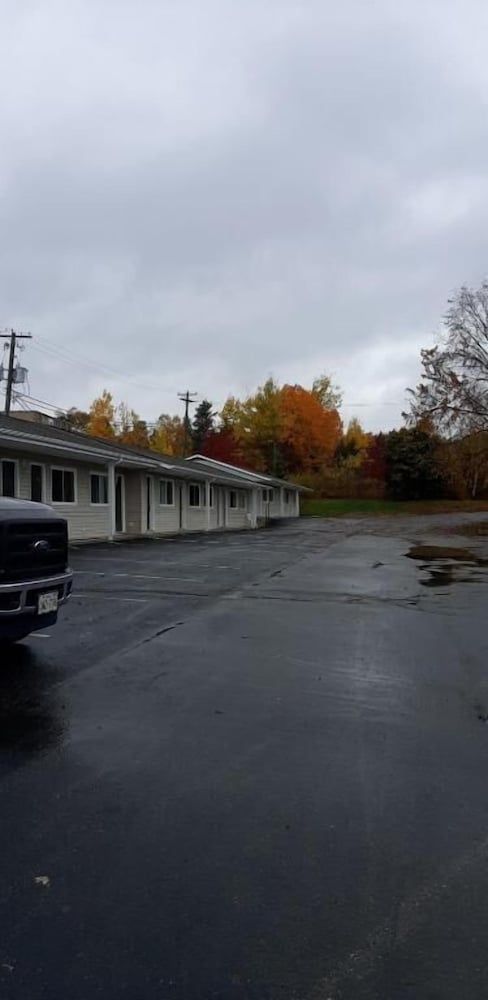 Fundy Line Motel 3