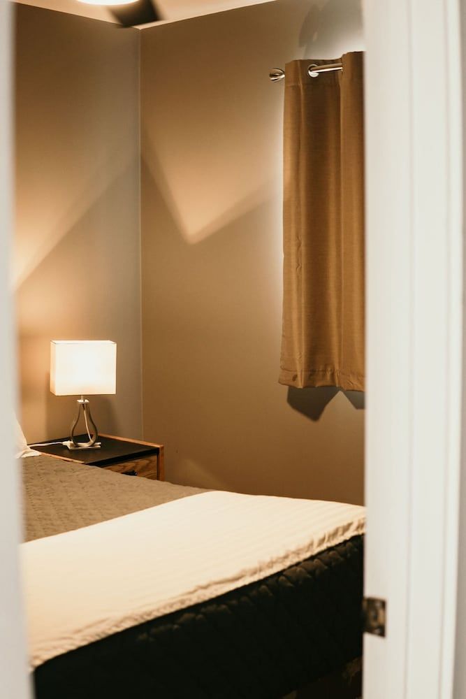 Hinton Highway Inn 3