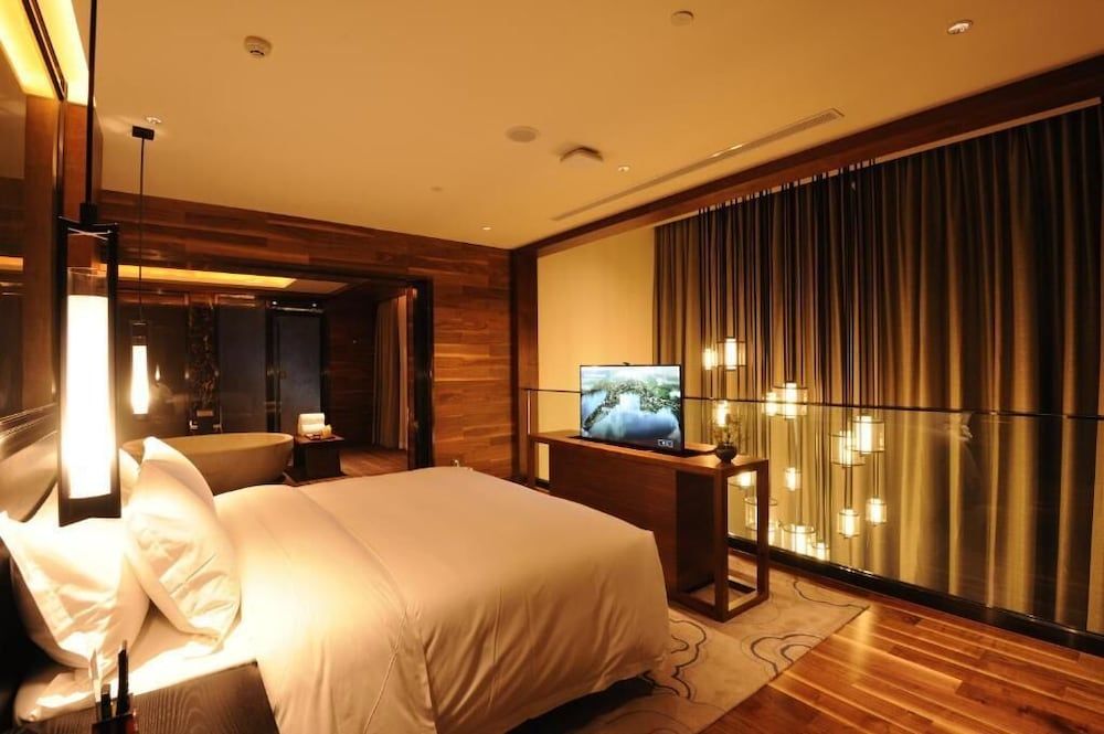 Jinshuo Holiday Hotel 3