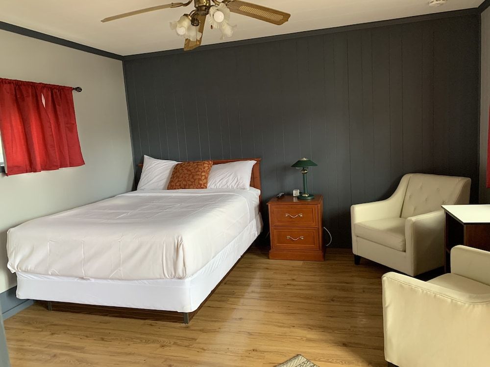 Glen Garry Motel and Cottages 2