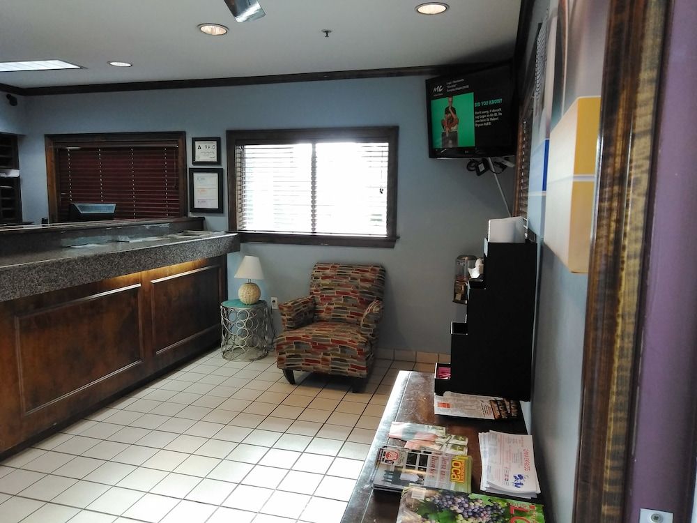 Studio 6 Greensboro, NC - I-40 2