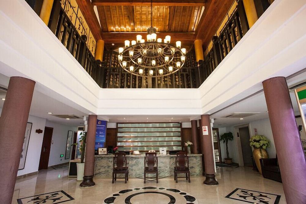 Yurong West Lake Cottage Resort Hotel 1