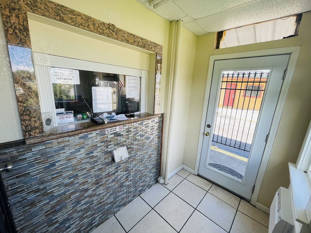 Royal Palms Motel & RV Park 2