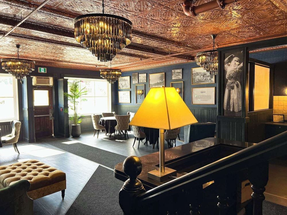 Midnight Sun, a Coast Hotel 3