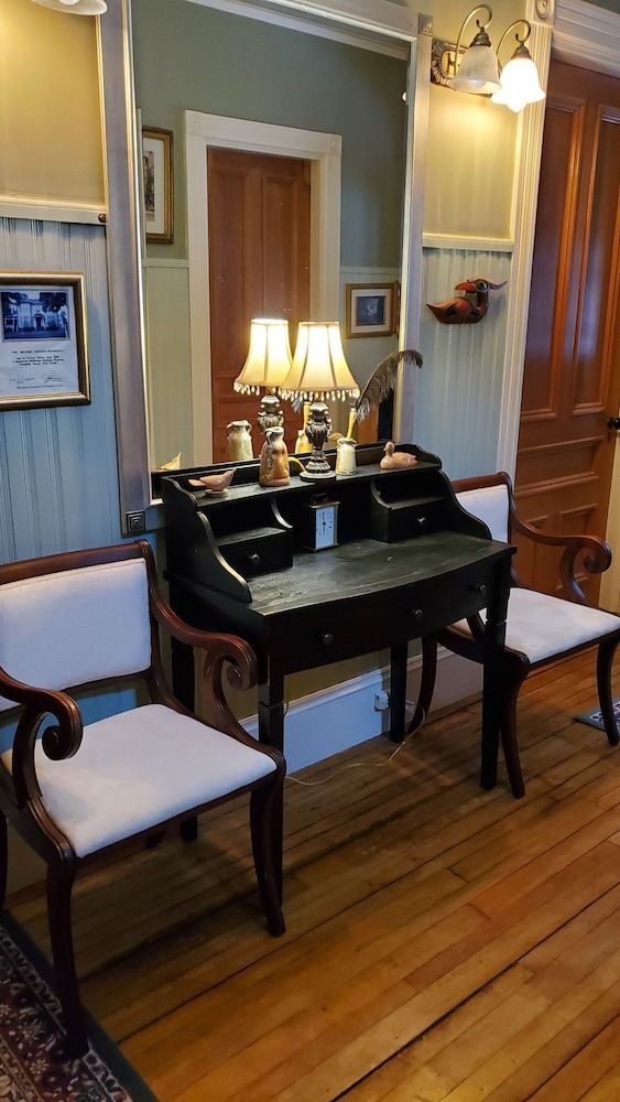 The Lark & Loon Inn 3