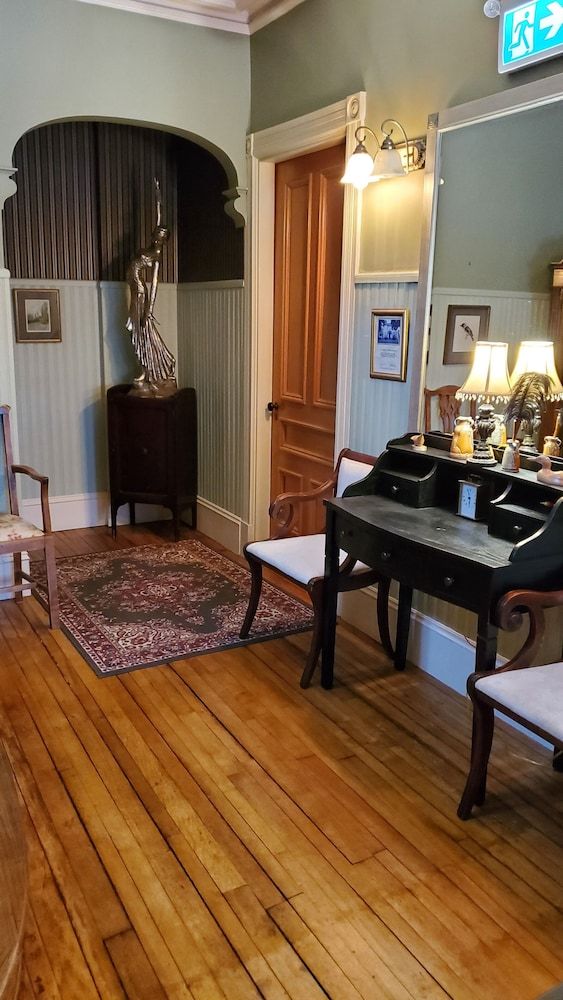 The Lark & Loon Inn 2