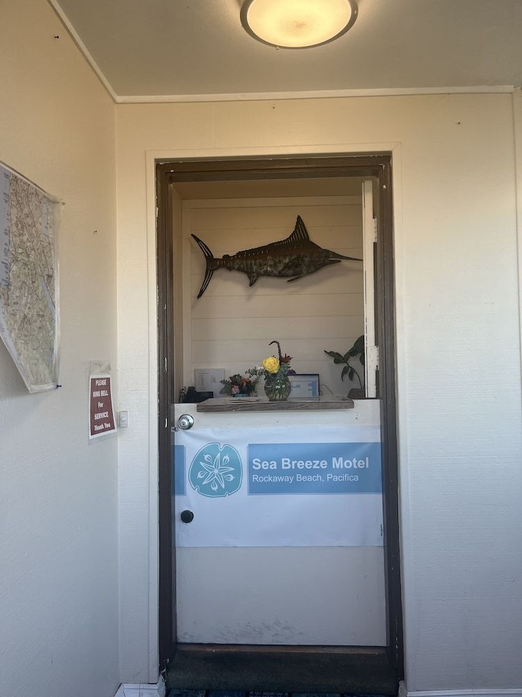 Sea Breeze Motel 3