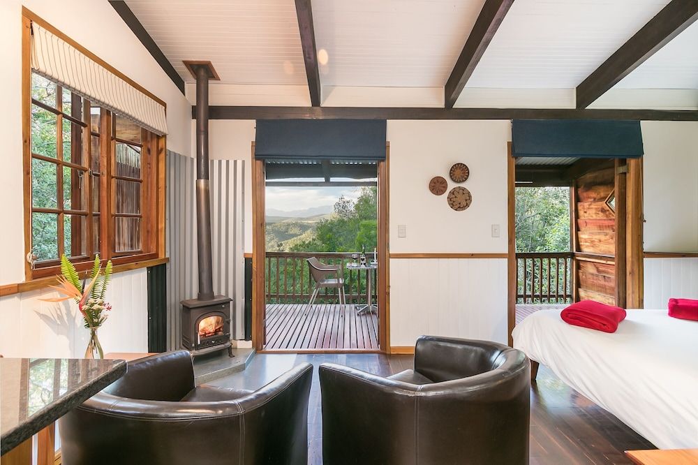 Moon Shine on Whiskey Creek -1 estrellas en Plettenberg Bay