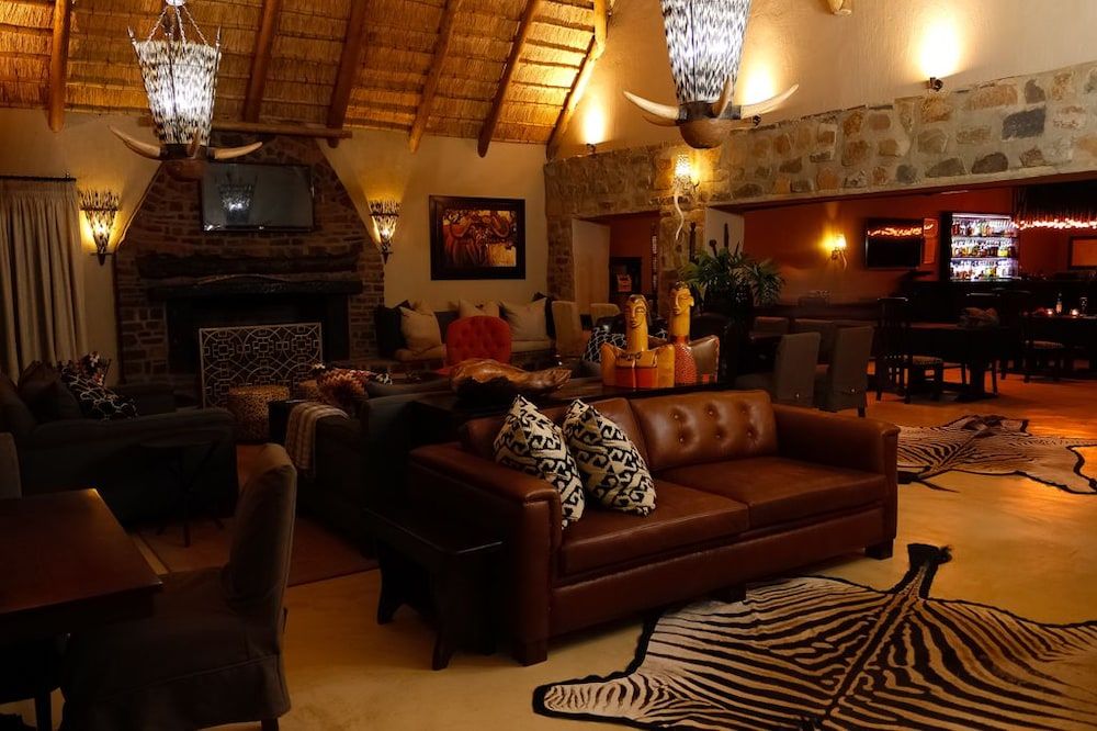Umzolozolo Private Safari Lodge 2