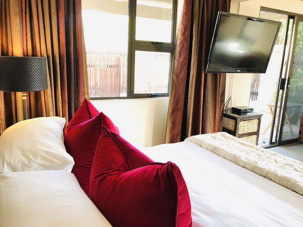 Wild Dog Guest Lodge 3