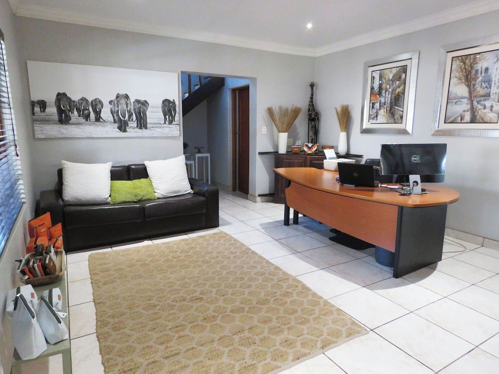 Wild Dog Guest Lodge 2