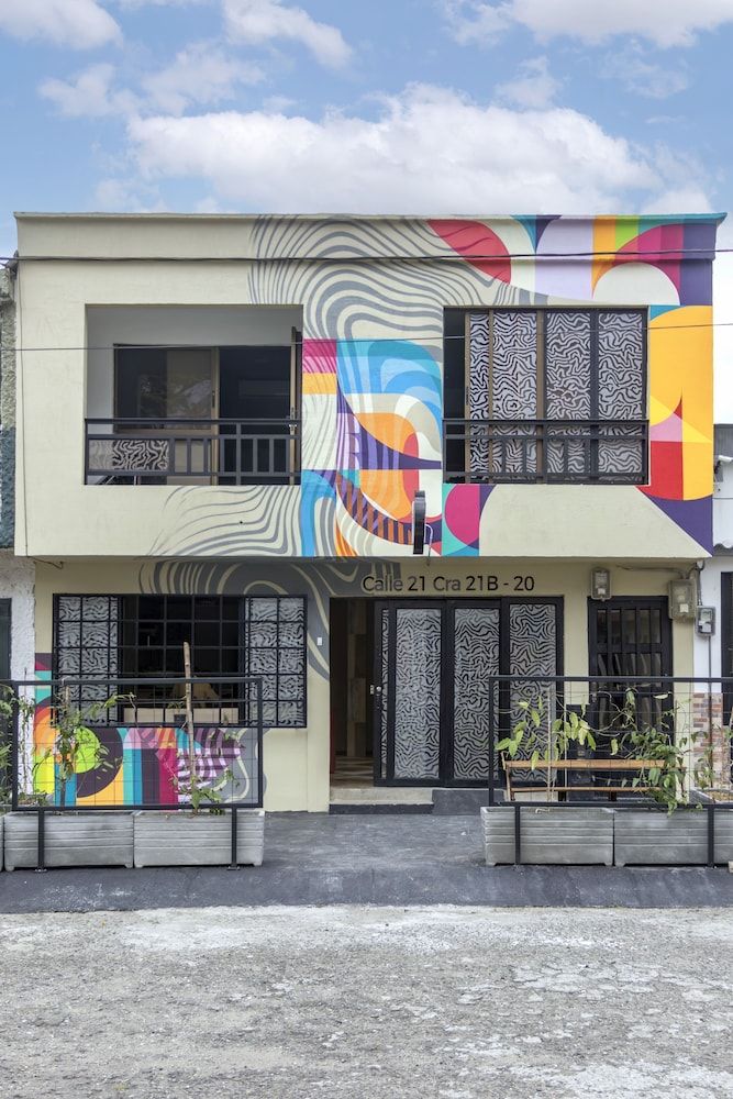 Ventiuna Hotel & Hostel