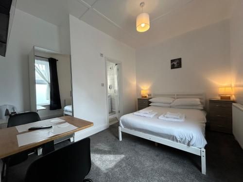 The Royal Clarence Hotel (on the Seafront) 2