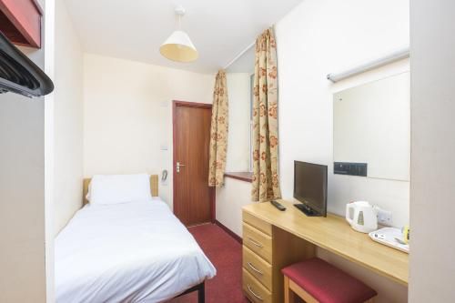 The Sandringham Hotel 3