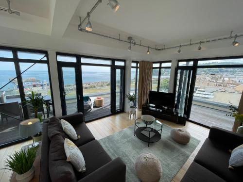 Riviera Apartments - Five Stylish Penthouse Apartments with Unrivalled Sea Views of Teignmouth, Shaldon, The Jurassic Coastline & The Teign Estuary 3