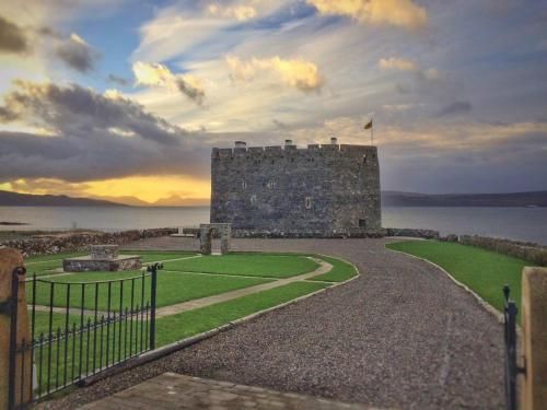 Mingary Castle - Restaurant with Rooms 2