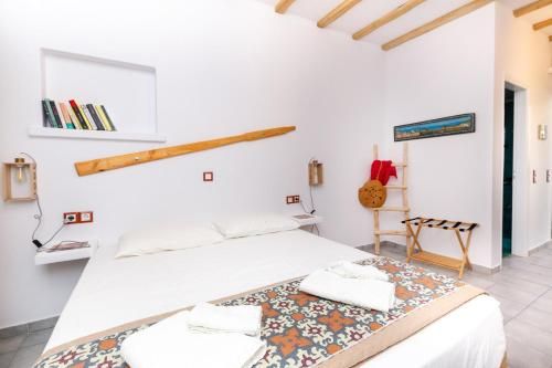 Ailouros summer hotel 3 estrelas em Skhoinoussa