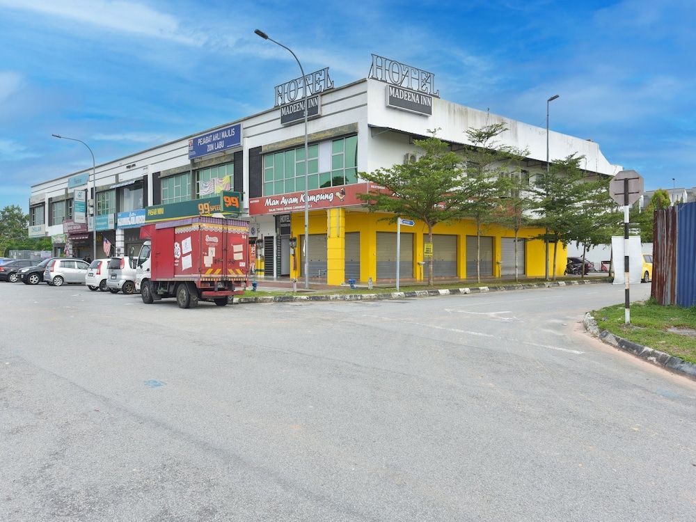 Hotel O Madeena Inn 2 estrelas em Sepang