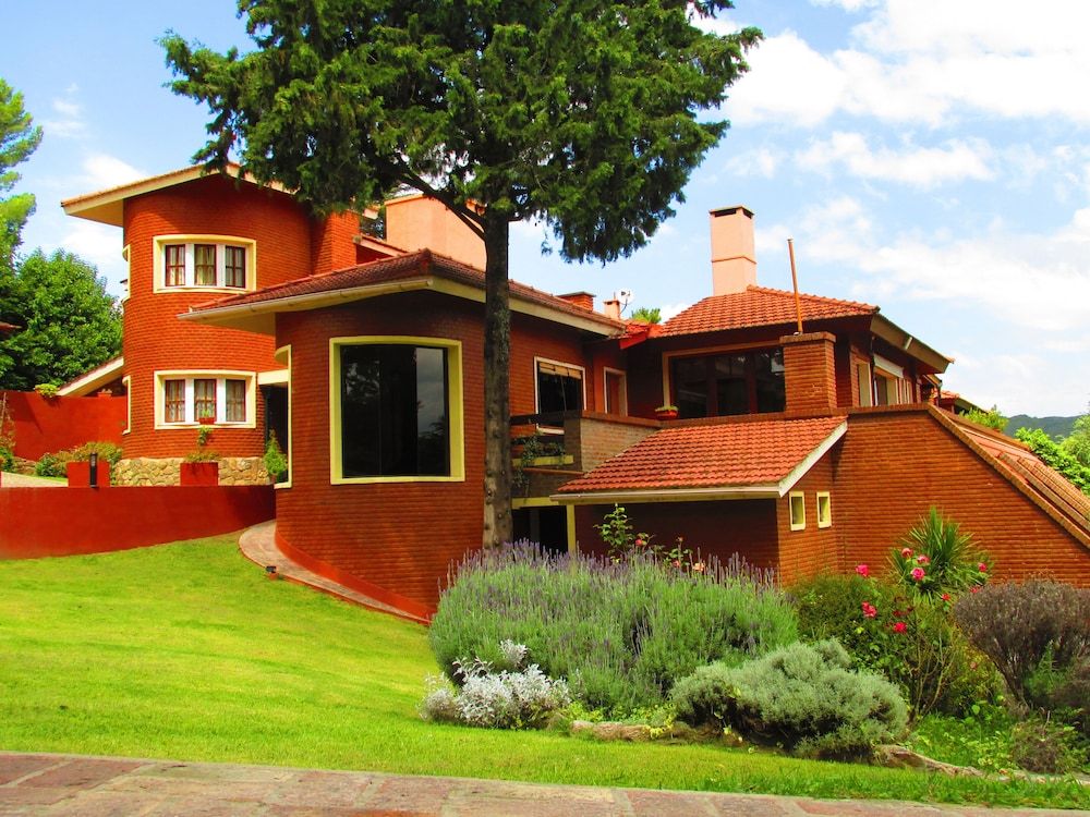 Posada Chalet Suisse -1 estrellas en Villa General Belgrano