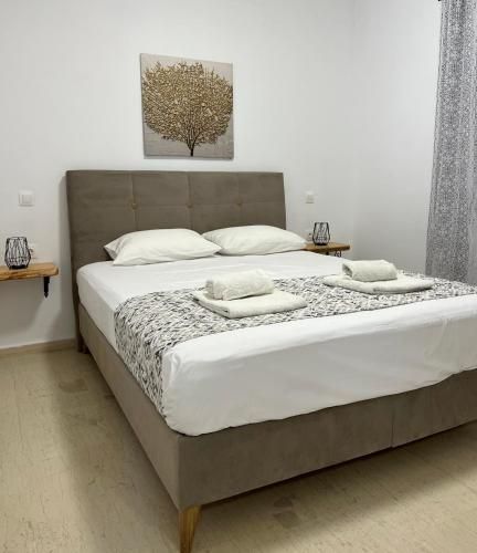 Yanna's Apartments 3