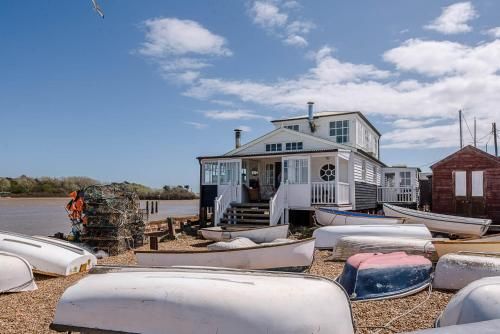 The Boathouse in Felixstowe Ferry - Stunning Waterfront Property 4 estrelas em Felixstowe
