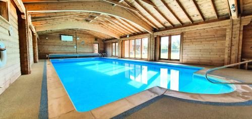 The Victorian Barn, Self-Catering Holidays with Pool and Hot Tubs, Dorset 4 estrelas em Blandford Forum