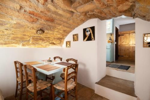 Menexes Suites Monemvasia 3