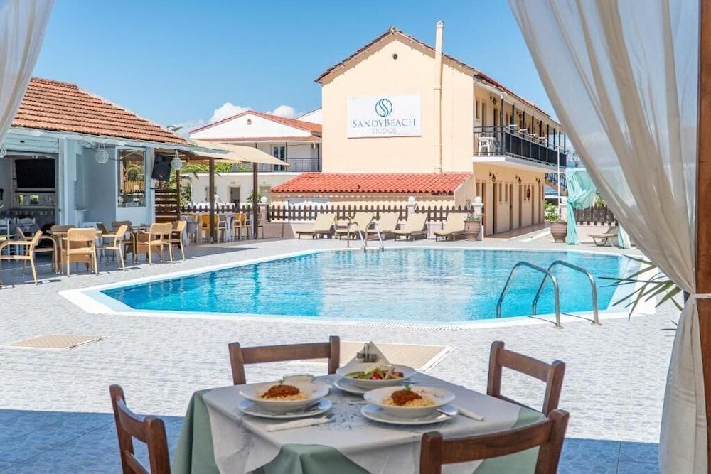 Saint Peter Bay Aparthotel by Konnect 3 estrellas en Kavos