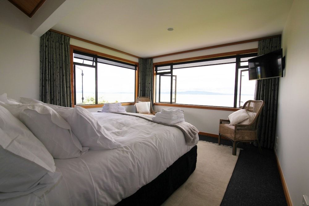 Te Puru Beach Lodge 2