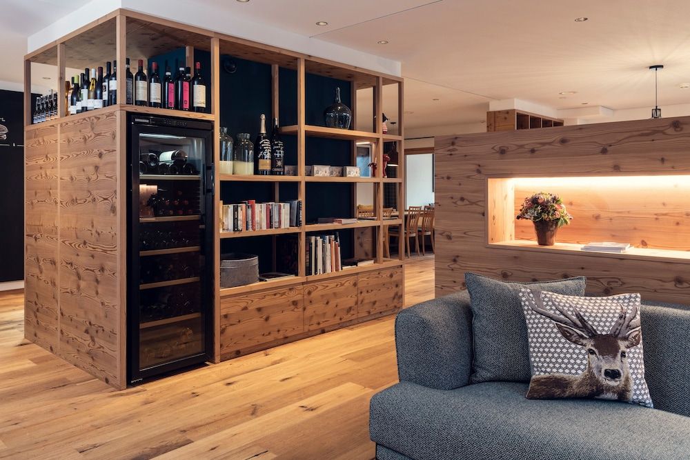 Conrad's Mountain Lodge 2