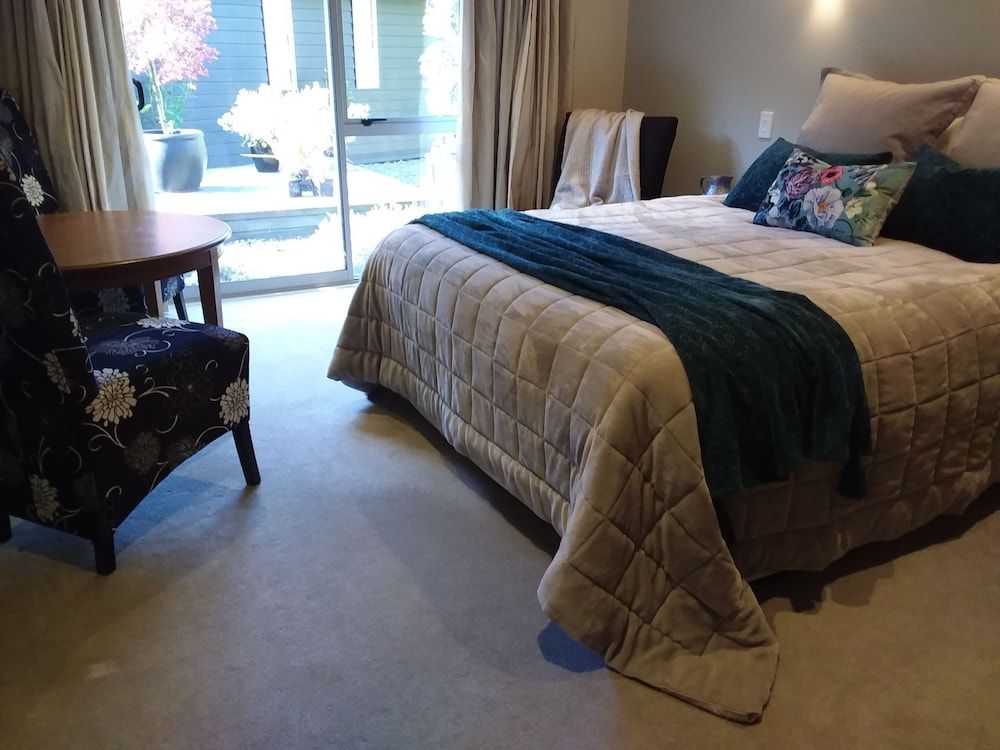 Karapiro Willows Luxury B & B 3
