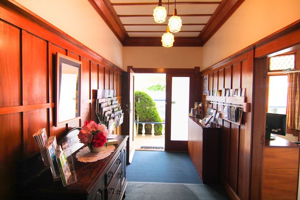 Broadway Lodge Motel 2