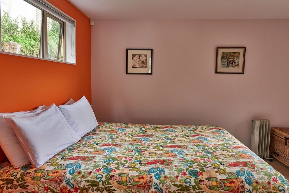 Akaroa on the Beach Apartments 3