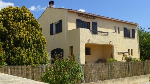 Les Pucines T2 bas de villa 2