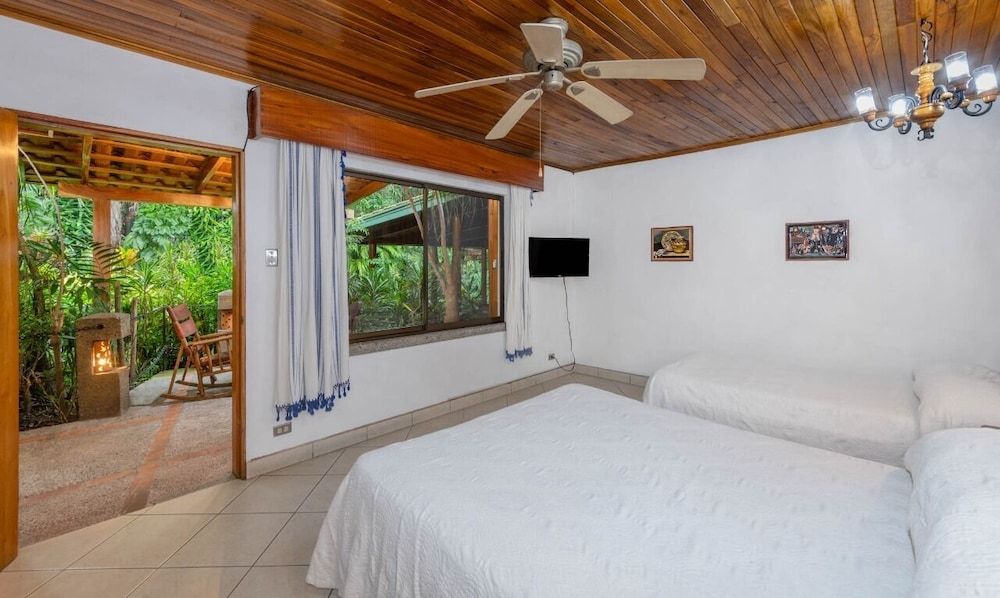 Costa Verde Inn 3