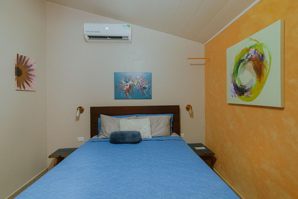 Oasis Diverse Adult Retreat. 3