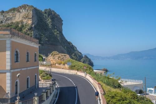 Naro Suites and Rooms 3