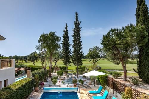 2 bedroom Villa Loukia with private pool and gardens, Aphrodite Hills Resort 4 étoiles à Kouklia