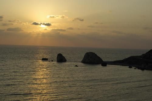 3 bedroom Villa Limni with private pool and gardens, Aphrodite Hills Resort 2