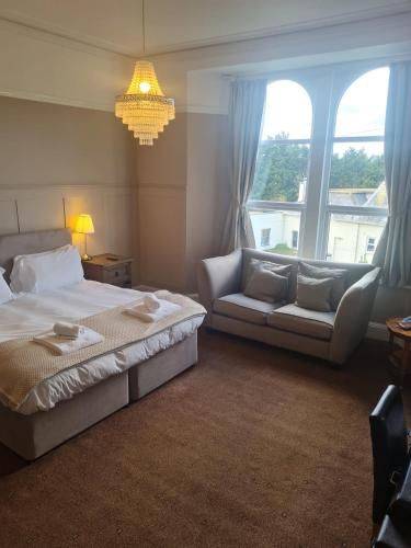 Heathcliff House B&B Exclusively for Adults Free large carpark 3