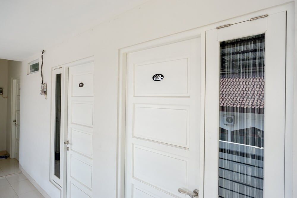 RedDoorz Plus Syariah near Stasiun Tegal 2 3