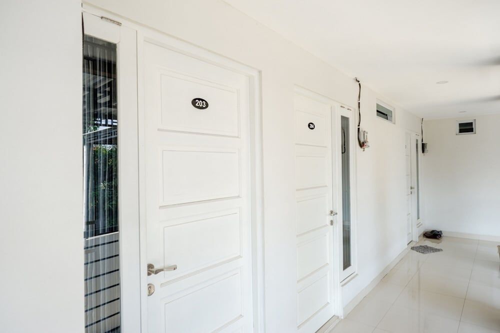 RedDoorz Plus Syariah near Stasiun Tegal 2 2