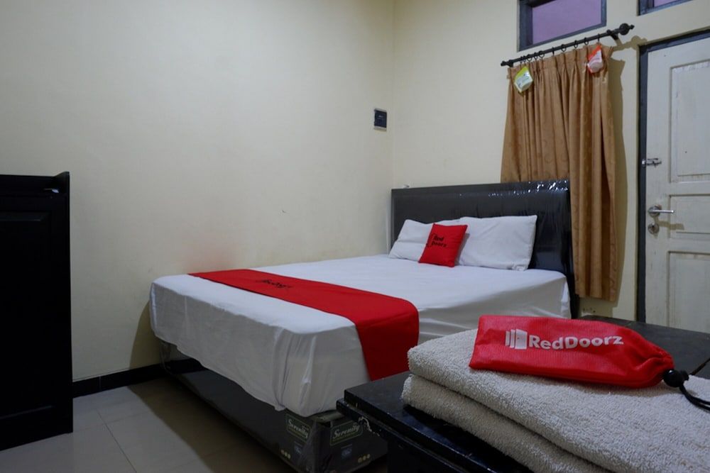 RedDoorz near GOR Wisanggeni 2 estrelas em Tegal