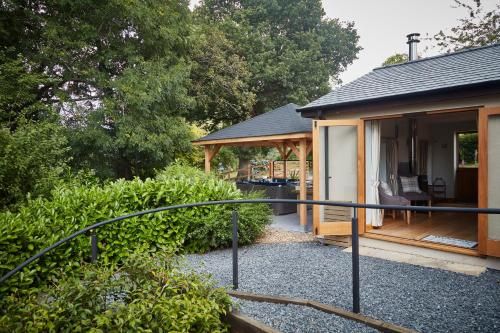 Upper Gelli Luxury Holiday Lodge, Converted Dairy & Cosy Shepherds Huts 3