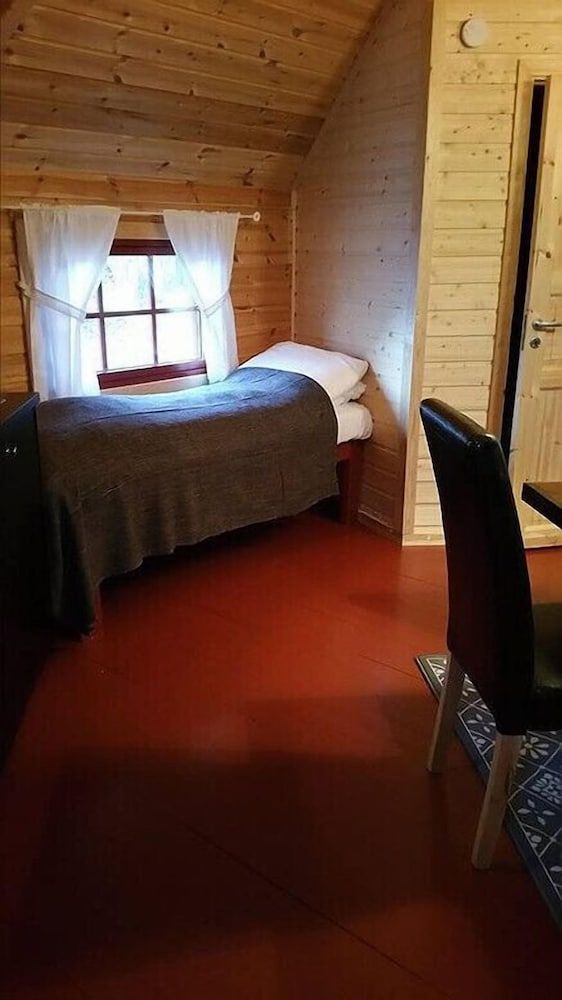 Vestvatn - Arctic Cabins 2